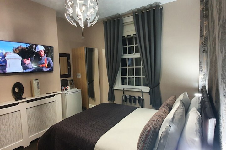 Room 12 of 22