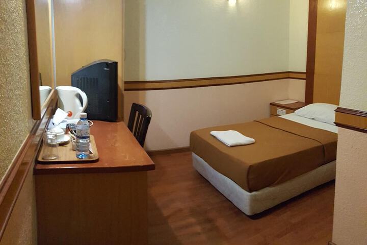 Room 17 of 48