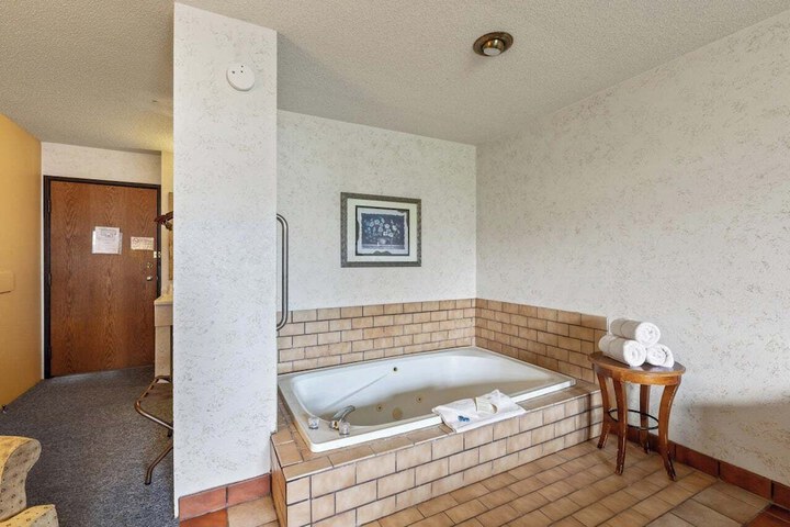 Executive Suite (8 of 8)