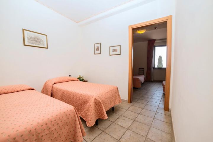 Room 20 of 61
