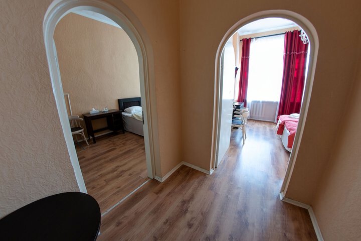 Room 35 of 272