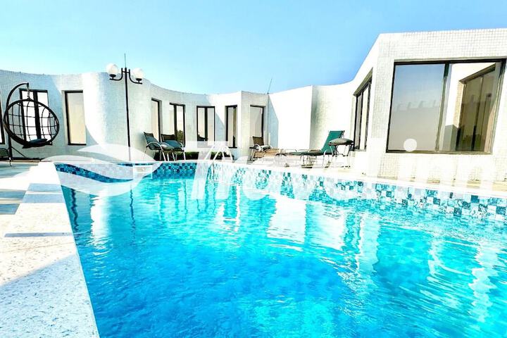 Hotel Pool