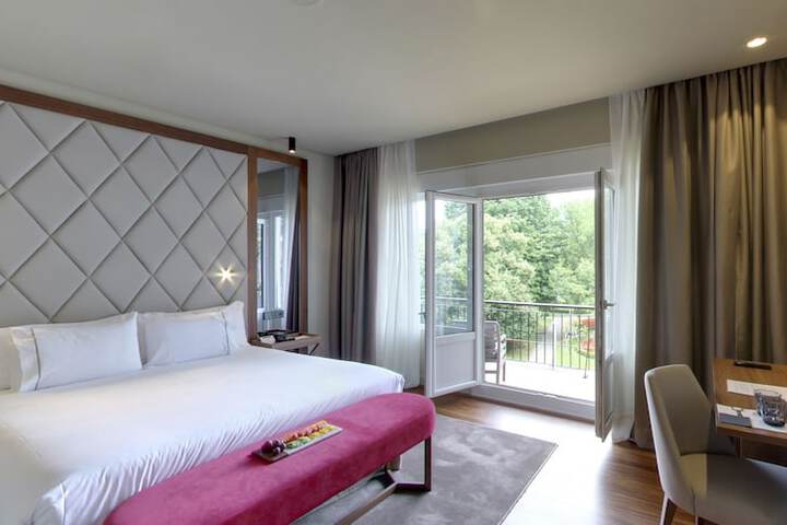 Room 15 of 121