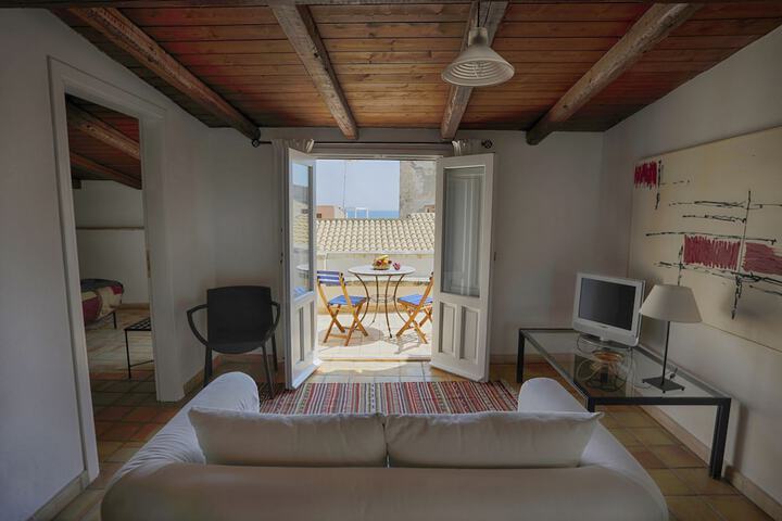 Room 16 of 48