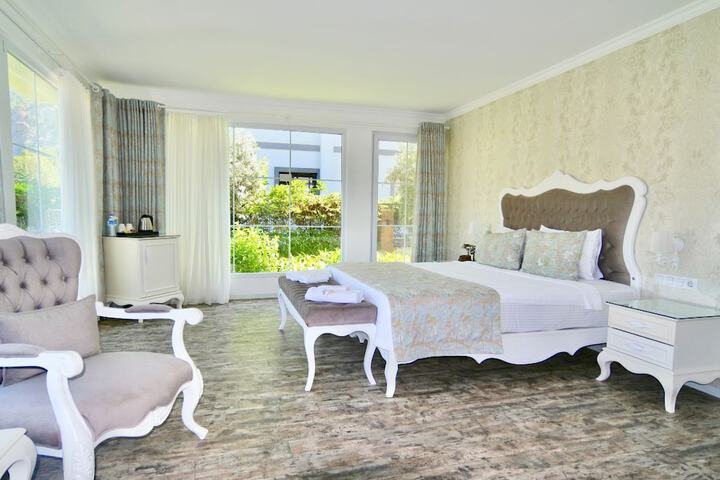 Room 40 of 106