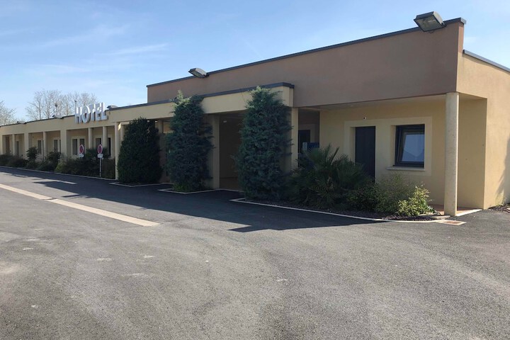 Hotel Exterior 58 of 61