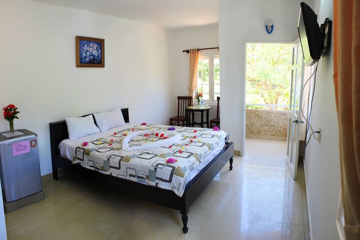 Room 14 of 65