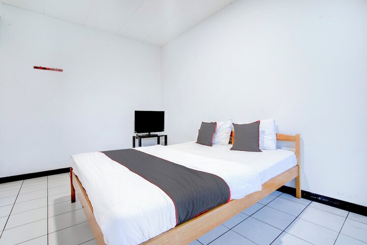Room 13 of 28