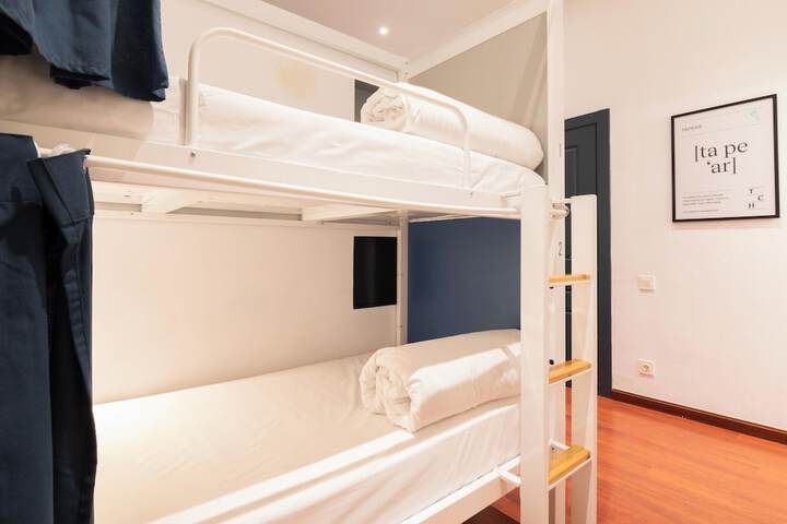 Room 10 of 31