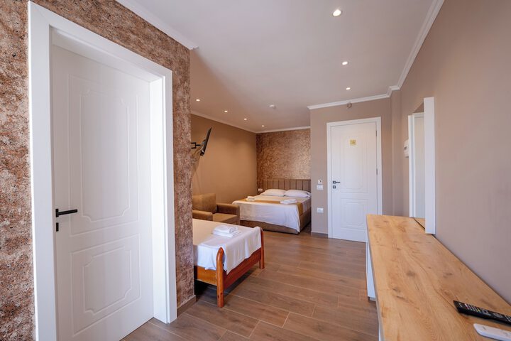 Room 93 of 129