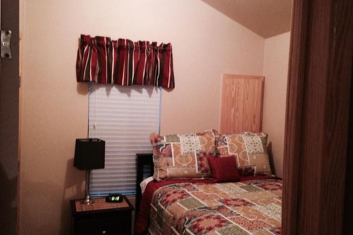 Room 11 of 36