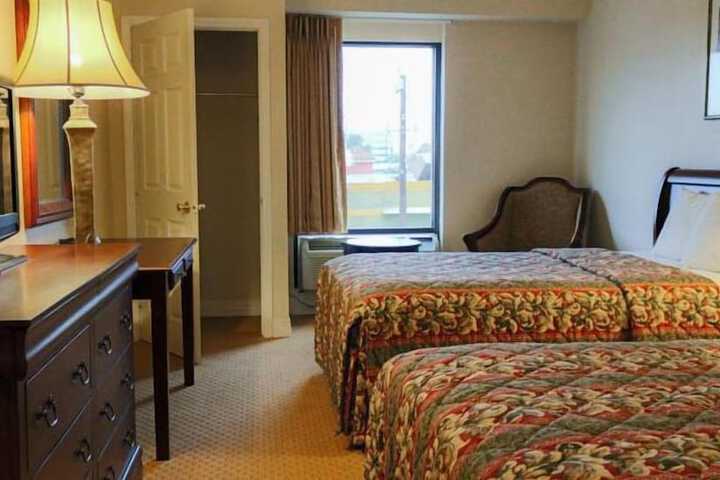 Room 8 of 38