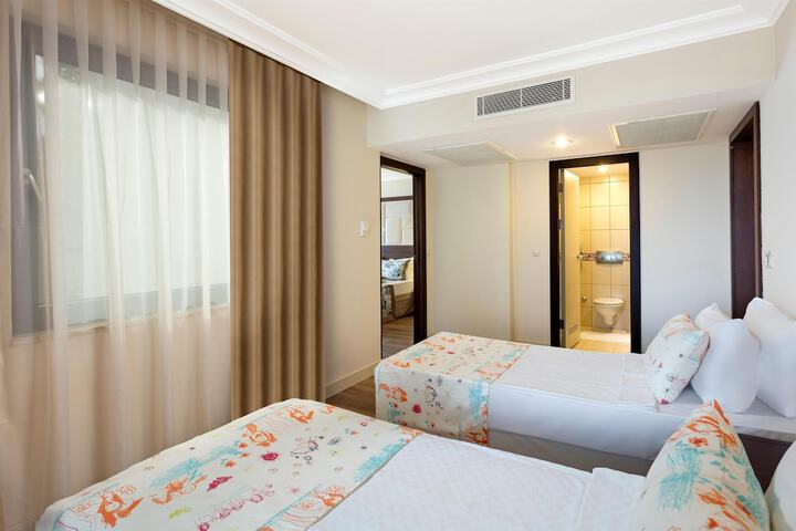 Room 36 of 341