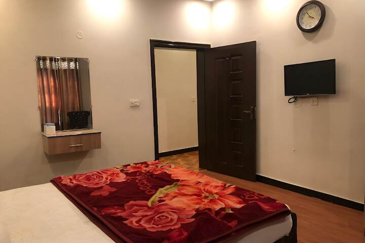 Room 9 of 11