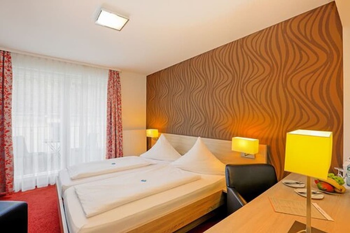 Room 6 of 44