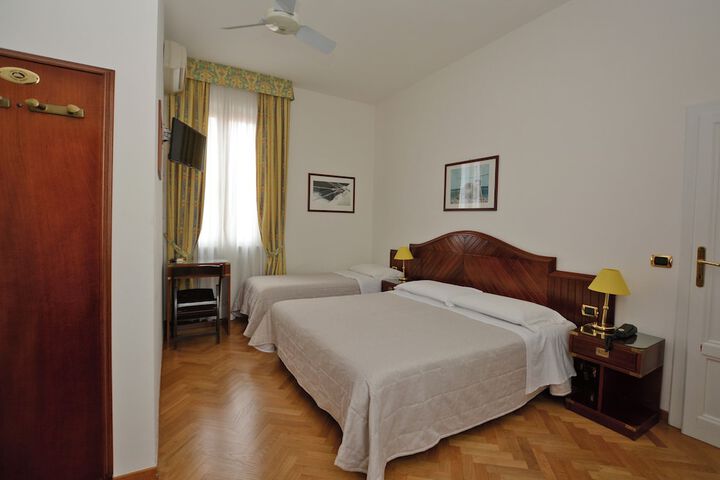 Room 15 of 46
