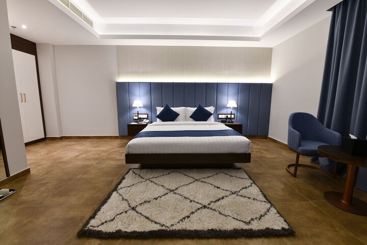 Room 12 of 42