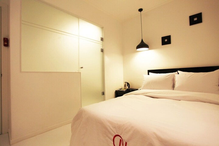 Room 27 of 71