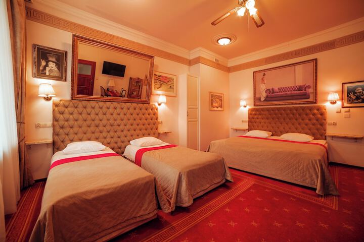 Room 6 of 52