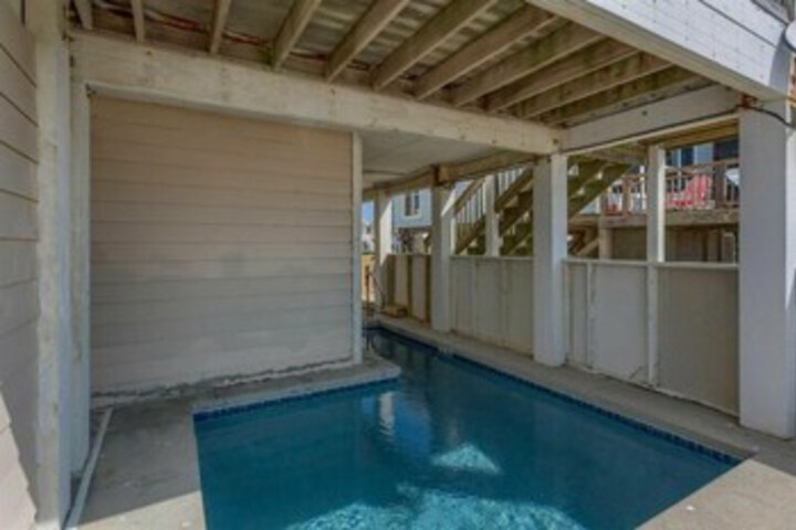 Pool 54 of 77