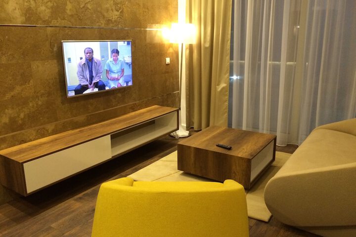 Room 9 of 140