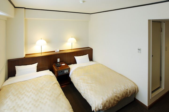 Room 22 of 122