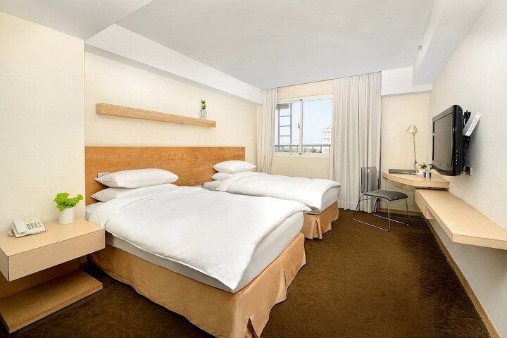 Room 22 of 60