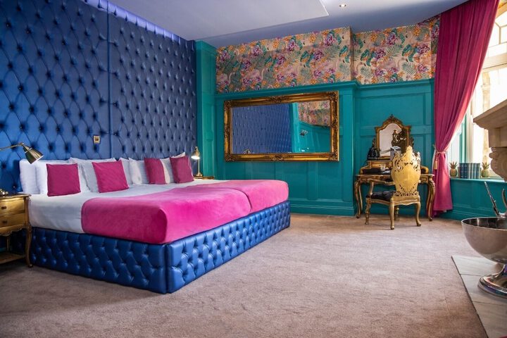 Room 10 of 36