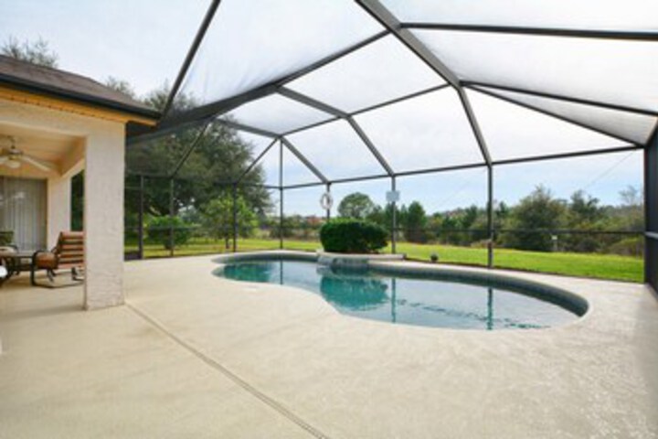 Greater Groves 3 Bedrooms House w pool 5205GG