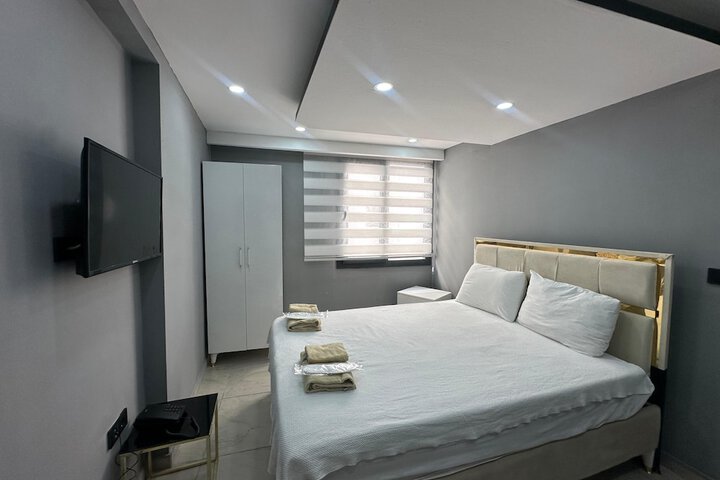 Room 12 of 26