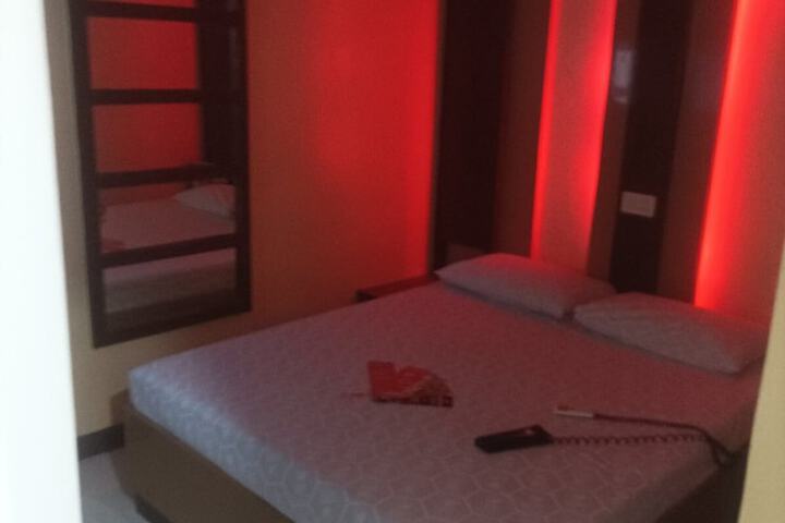 Room 12 of 25