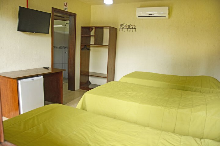 Room 13 of 35