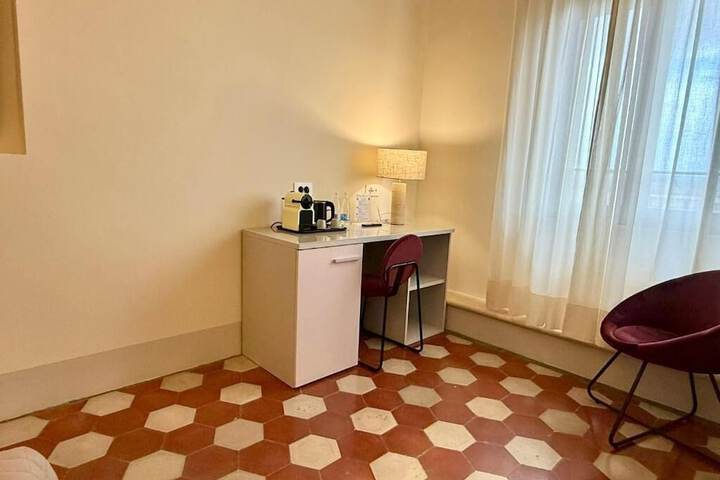 Room 50 of 139
