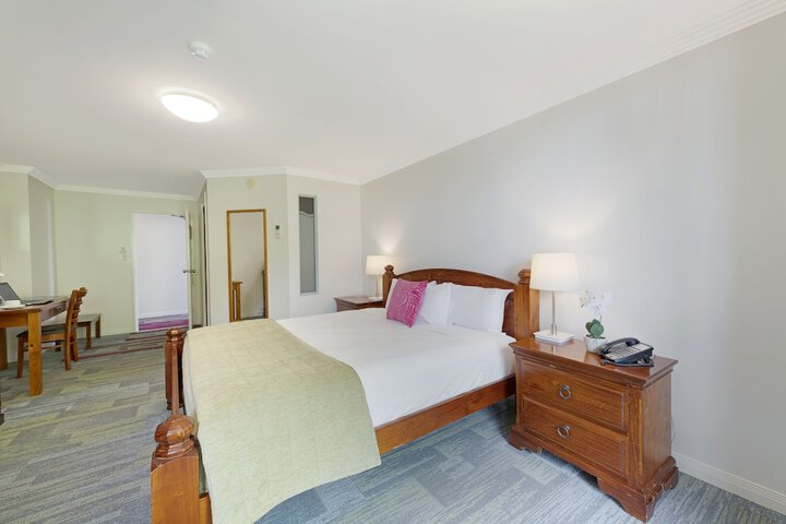 Room 25 of 84
