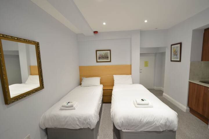 Room 63 of 371