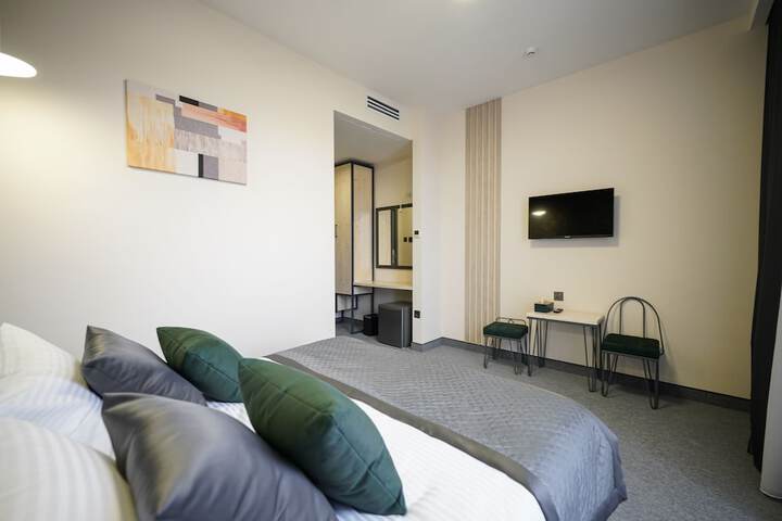 Room 10 of 209