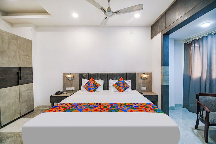 Room 18 of 30