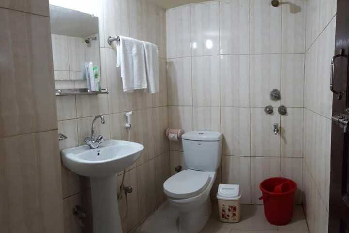 Room 18 of 27
