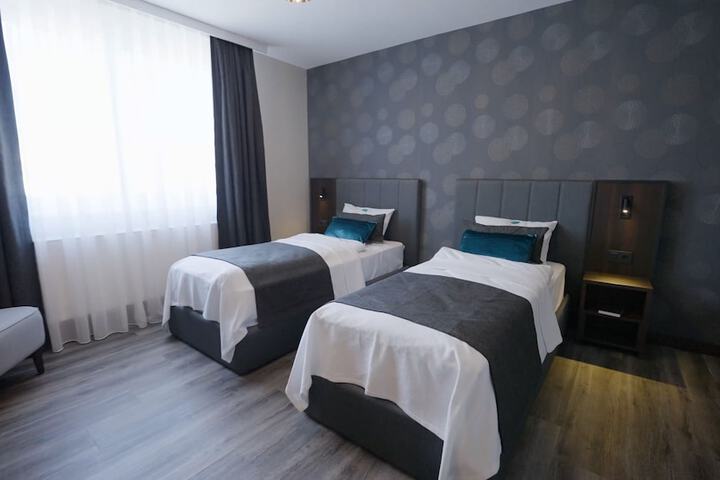 Room 4 of 24