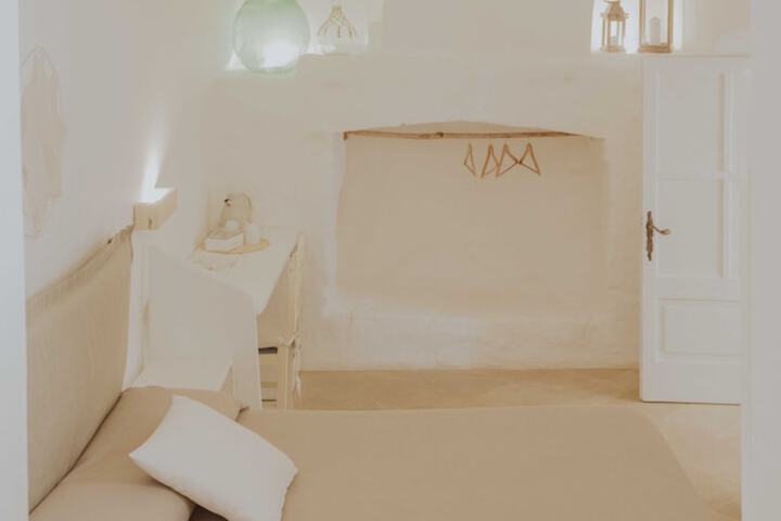 Room 5 of 62