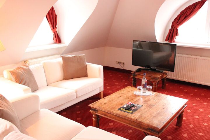 Room 34 of 62