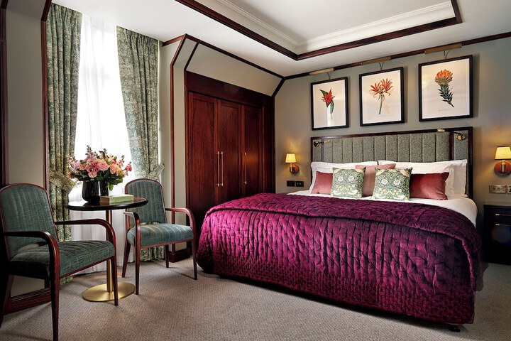 Room 34 of 112