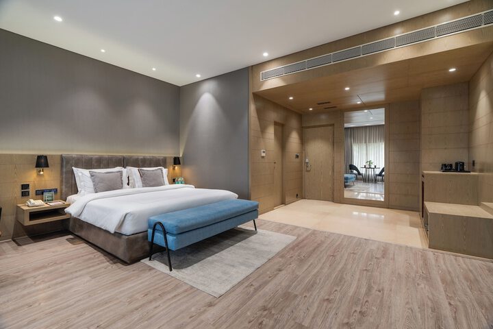 Room 3 of 47