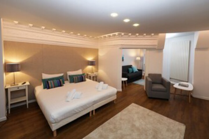 Room 44 of 60