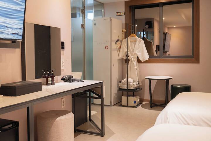 Room 29 of 54