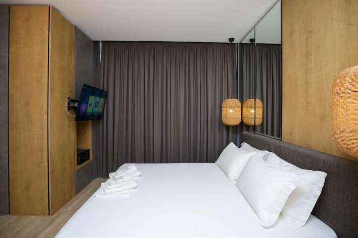 Room 26 of 118
