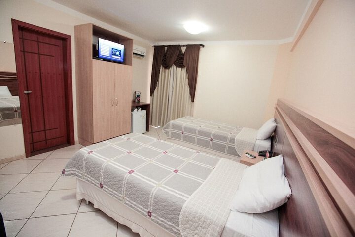 Room 8 of 39
