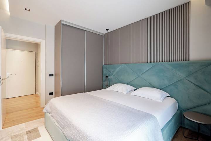 Room 45 of 132