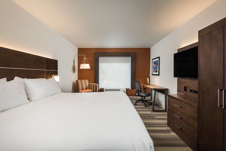 Standard Room, King or Two Doubles (8 of 10)