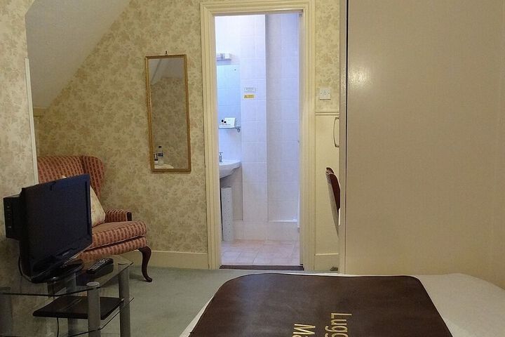 Room 6 of 29